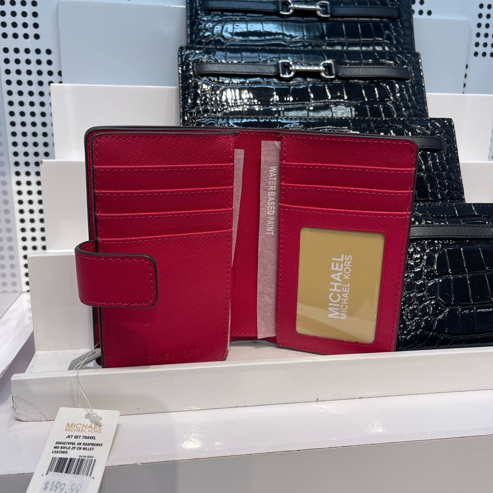 MICHAEL KORS Medium Saffiano Leather Bifold ZP CN Wallet
COLOR DK RASPBERRY
NWT - Picture 14 of 16